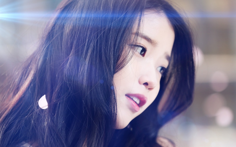 contemplation, young adult, blue, headshot, flare, long hair, beauty, looking away, real people, looking, focus on foreground, girl, brown hair, young women