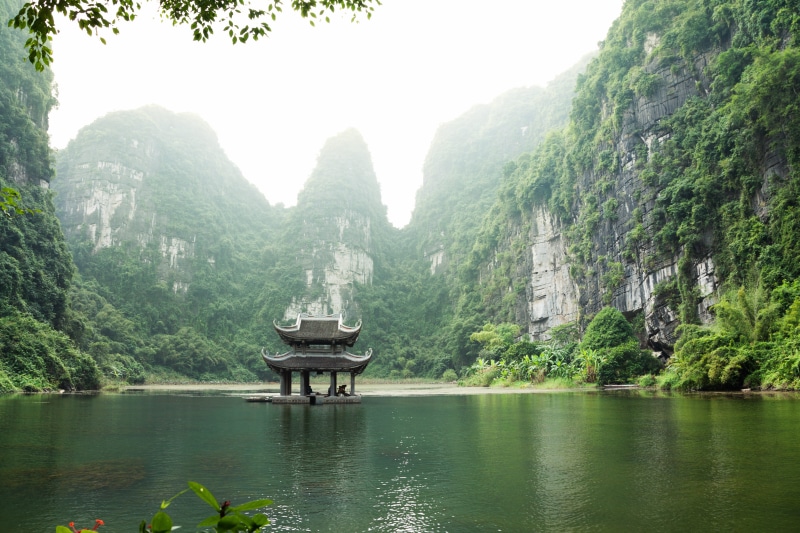 lake, day, scenery, 5K, land, no people, promontory, belief, tranquil scene, mountain, travel, vietnam, river, furniture, green, outdoors, scenics - nature
