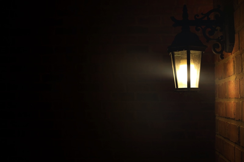 lamp, electric lamp, 2K, hanging, architecture, porch light, light, lighted, street light, lighting equipment, light - natural phenomenon, no people, source of illumination