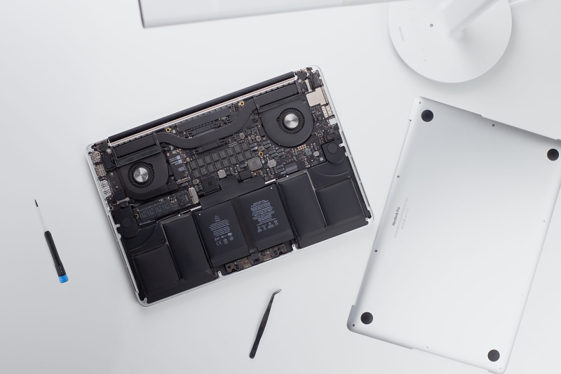 arts culture and entertainment, computer, connection, communication, macbook, lcd screen, control, laptop, apple, silver, white, 5K, computer equipment