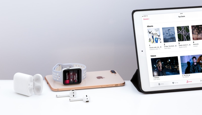apple, obsolete, 5K, tech, control, group, mini, silver, computer, telephone, group of objects, airpods, headphone, studio shot, applewatch, connection