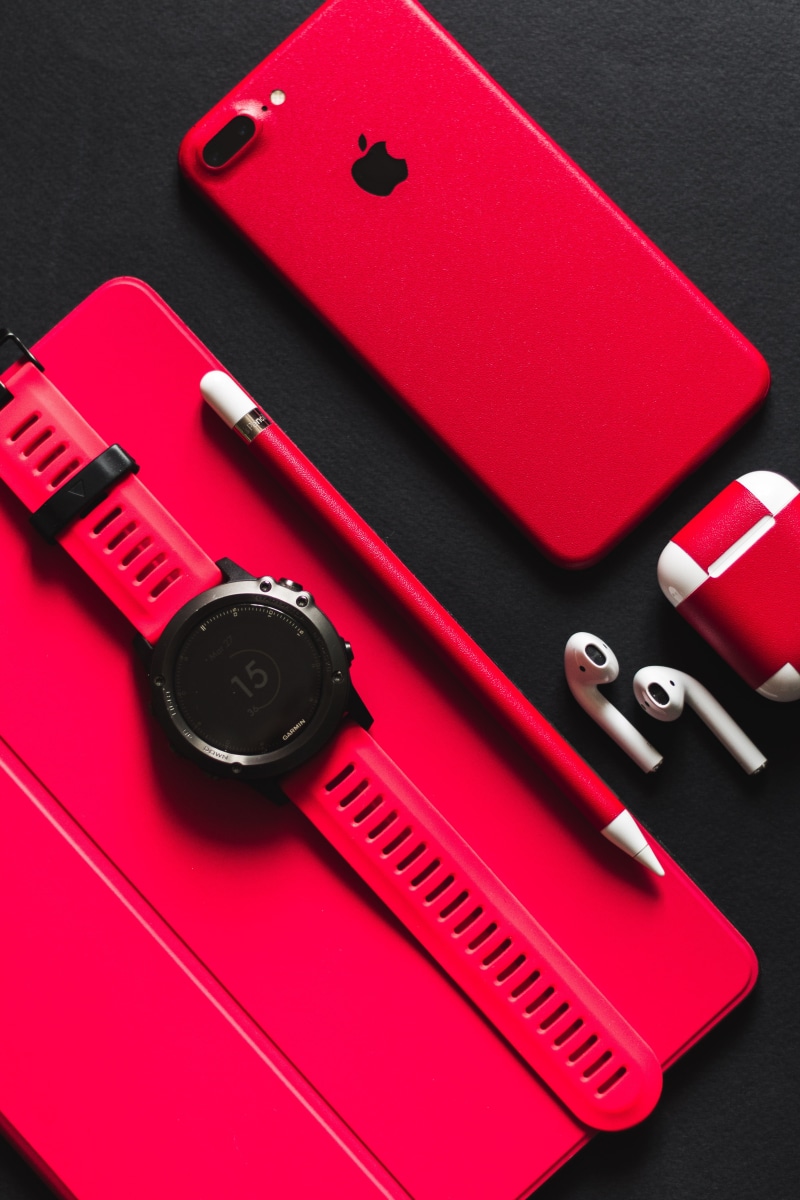 aerial, fifteen, logo, table, stylus, tablet, number, object, safety, apple, still life, pad, western script, connection, digital, device, black, smartwatch