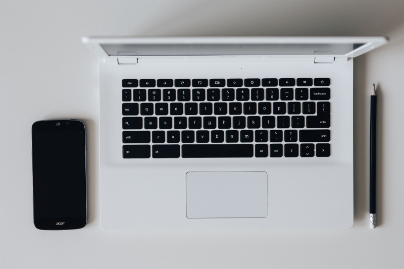 white color, headphones, keyboard, smartphone, portable information device, 5K, computer Monitor, acer, computer part, computer key, connection, internet