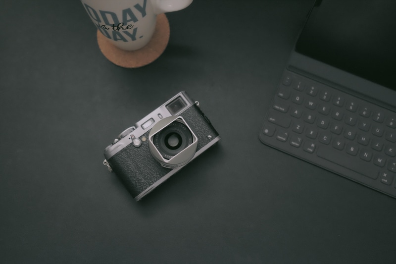 directly above, retro, photographic equipment, pc, black, case, photographing, communication, computer equipment, computer hardware, minimal, analog, office