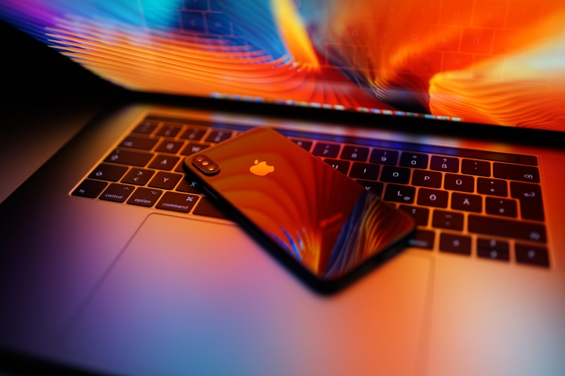 computer keyboard, motion, close-up, computer equipment, computer crime, computer hacker, no people, computer monitor, technology, business, macbook, equipment