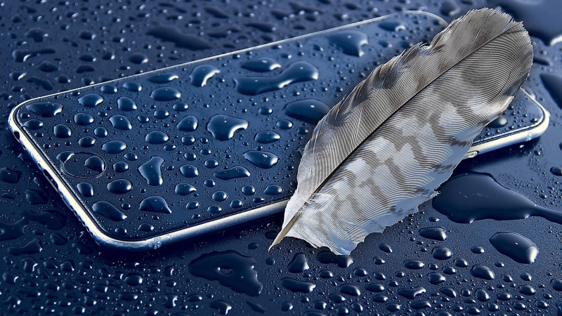 iPhone, blue, still life, gray, feathers, close-up, science, rain, table, dew, water, pattern, wet, drop, space, no people, high angle view, metal, 4K