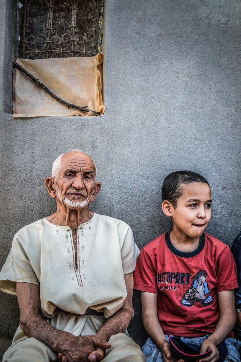 grandfather, asia, mans, senior women, men, 4K, adult, cultures, senior men, front view, smiling, son, male, portrait, neck, kid, childhood, women, red