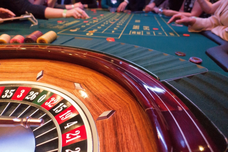 las Vegas - Nevada, chance, jeton, poker, gambling, play, 5K, arts culture and entertainment, leisure Activity, men, hand, entertainment, playing, real people