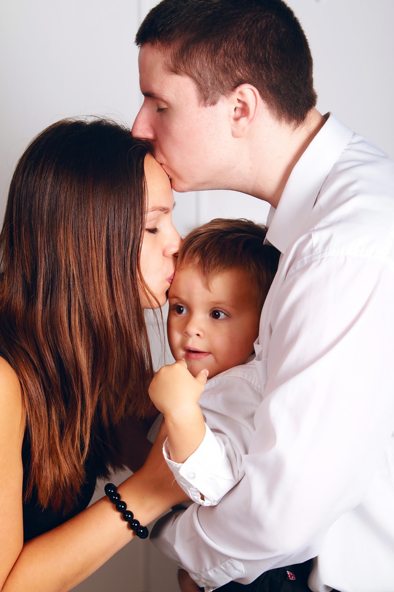 kids, lavstori, happiness, relationship, parent, family, emotions, mid adult, father, people, romance, mother, women, lifestyles, care, real people, man
