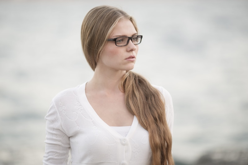 model, adult, face, overview, lip, girl, lifestyles, 5K, beach, beautiful, young girl, one Woman Only, standing, one Person, photo, eyewear, long hair