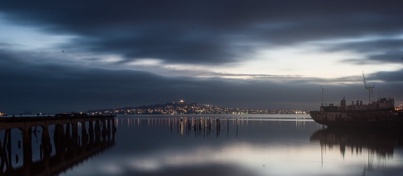 body, en, photography, 720P, water, body of water, sky, Uruguay, sea, night, Rambla, harbor, Montevideo, sunset, reflection, gray