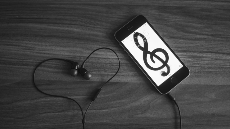 4K, black, music, love, monochrome photography, treble clef, phone, mobile, monochrome, cell phone, black and white, technology, headset, photography
