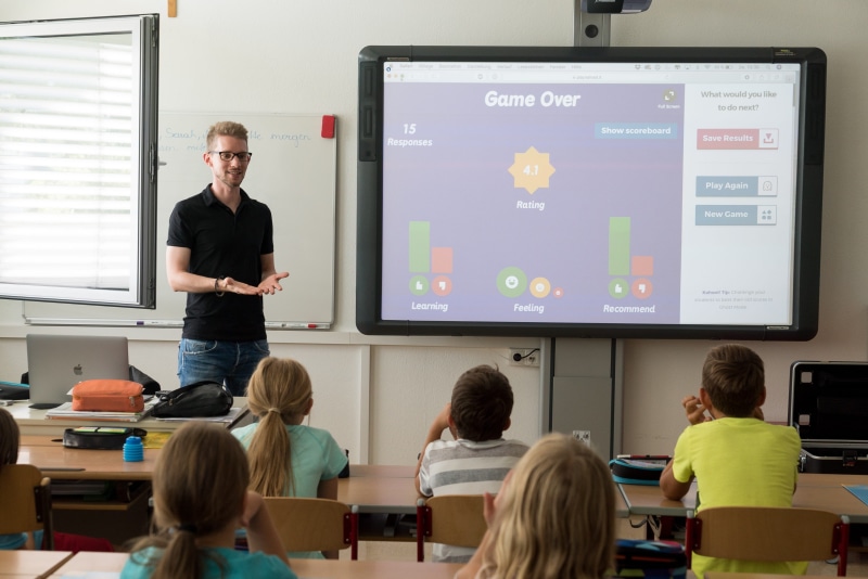 communication, group of people, men, teaching, indoors, property, technology, screen, learning, women, kahoot, school, adult, 4K, and teaching, feedback