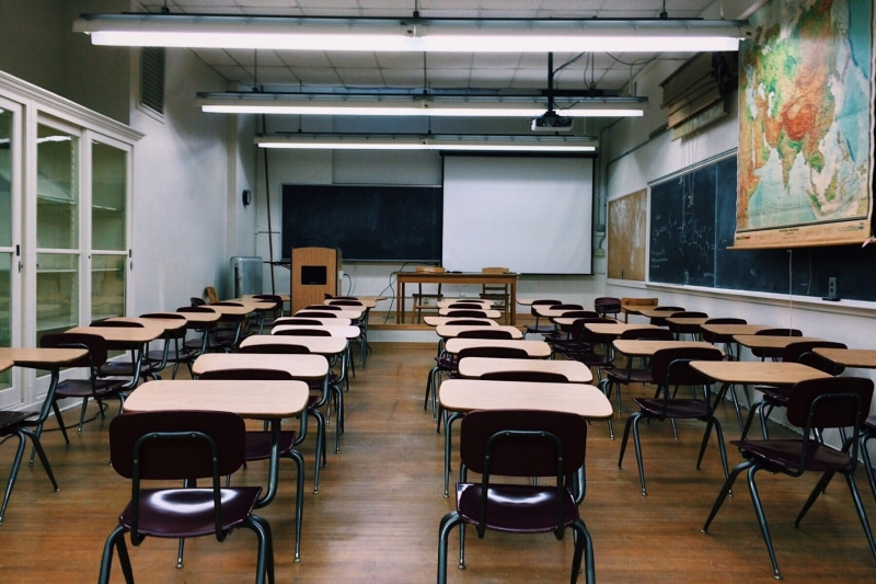 university, seat, 2K, classroom, college, no People, School, study, ceiling, architecture, building, board, seminar, various, lecture Hall, table, blackboard