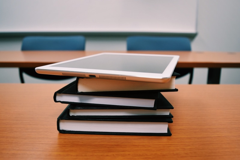 books, knowledge, absence, indoors, 2K, ipad, close-up, tablet, wood - material, learning, seat, table, furniture, publication, wireless technology, university