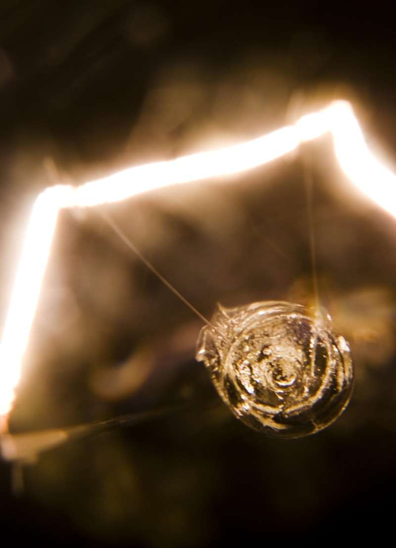 lightbulb, glass - material, glowing, light, glass, light bulb, single object, glow, idea, bulb, transparent, inspiration, technology, invention, filament