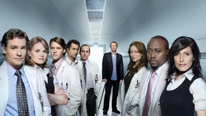 adult, 1080P, waist up, looking at camera, House, young adult, mid adult, M.D., group of people, young men, men, show, Olivia Wilde, togetherness, teenager