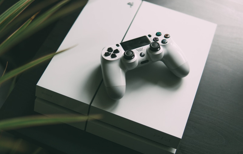 no people, shadow, luck, dice, playstation, video game, desk, black, photo, gaming, arts culture and entertainment, ps, table, 5K, leafe, toy, video game system