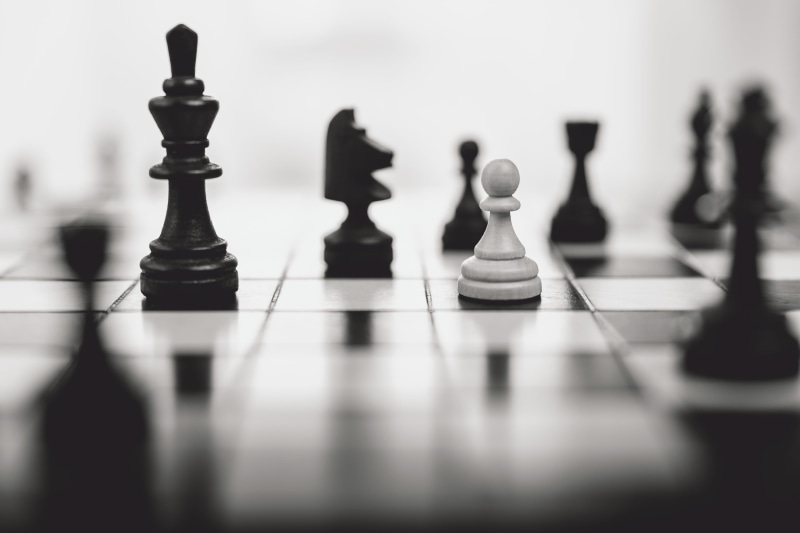 strategy, competition, chess piece, 5K, pawn - chess piece, wood - material, game, selective focus, leisure activity, ideas, challenge, king - chess piece