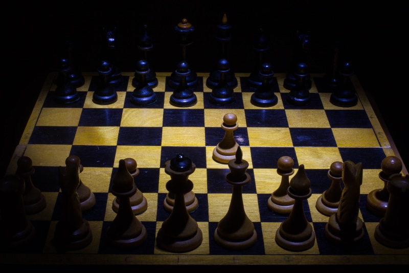 chess piece, guide, chess Board, side by side, black Color, board, sport, planning, indoors, leisure Games, leisure activity, black, check, pawn - chess piece