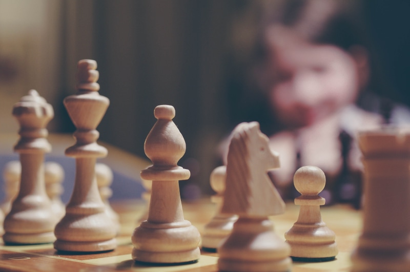 intelligence, focus, board, play, winning, king, black Color, selective, focus on foreground, decisions, selective focus, photography, chess set, beige