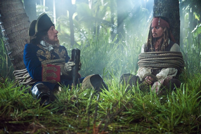 green color, casual clothing, sitting, females, Hector Barbossa, land, warm clothing, young adult, Pirates Of The Caribbean, Jack Sparrow, Pirates of the Caribbean: On Stranger Tides