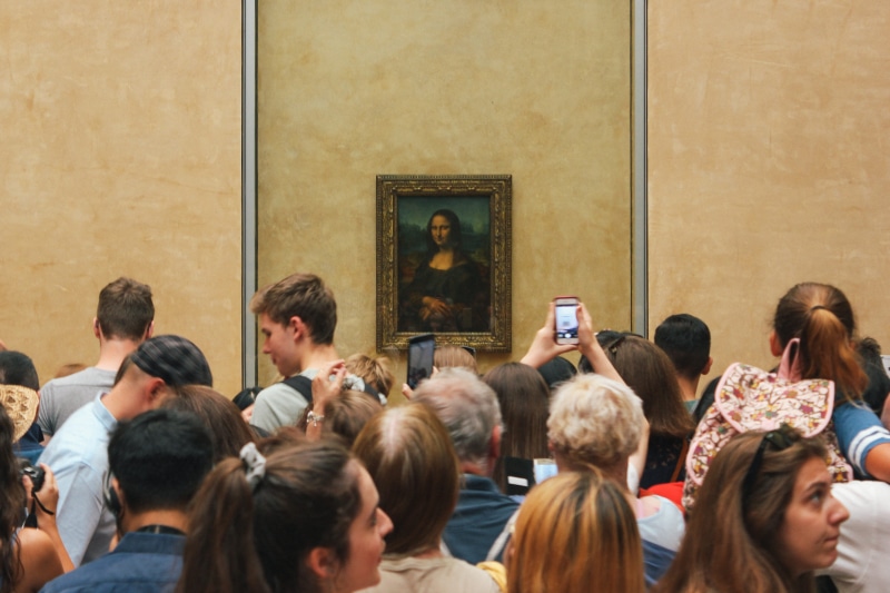 crowd, day, renaissance, painting, lifestyles, europe, technology, selfie, france, joconde, built structure, people, spectator, togetherness, 4K, gioconda