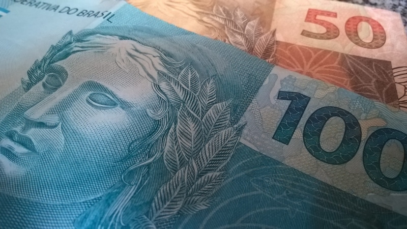 wealth, reais, pattern, finance, finance and economy, bank notes, brazilian money, paper currency, money, banking, coin, no people, currency, savings, investment