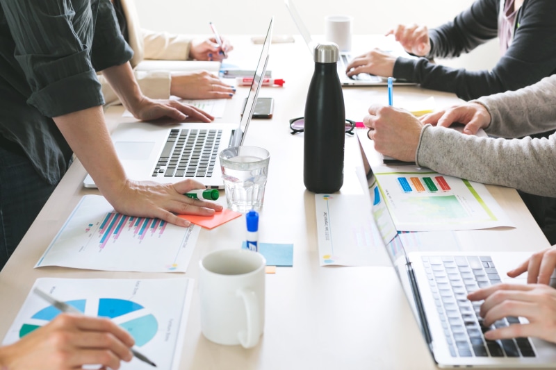 computer, Business, Professional, adult, Data, desk, coworker, group of people, technology, hands, teamwork, people, laptop, Presentation, photo, new business
