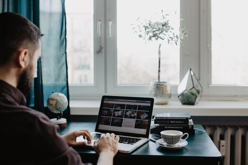 laptop, connection, table, cappucino, 5K, cup, males, using laptop, office, desk, working, technology, cafe, indoors, cup of coffee, male, one person