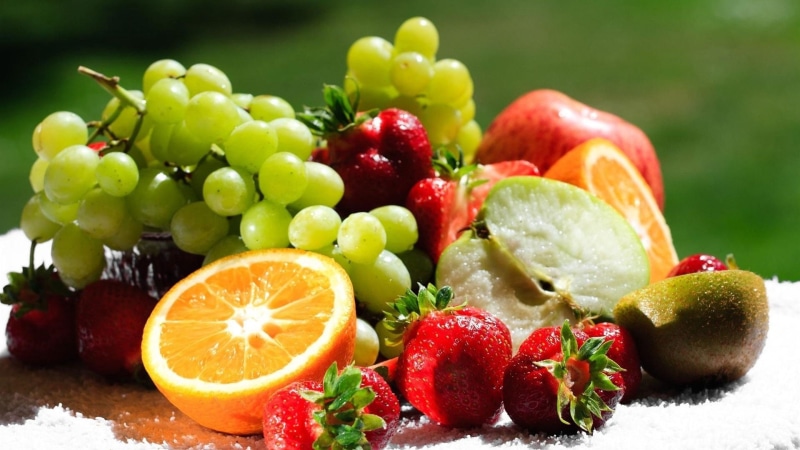 ripe, summer, lime, yellow, vegetarian Food, berry Fruit, green Color, raspberry, grape, grapefruit, food And Drink, grapes, kiwi - Fruit, leaf, sliced