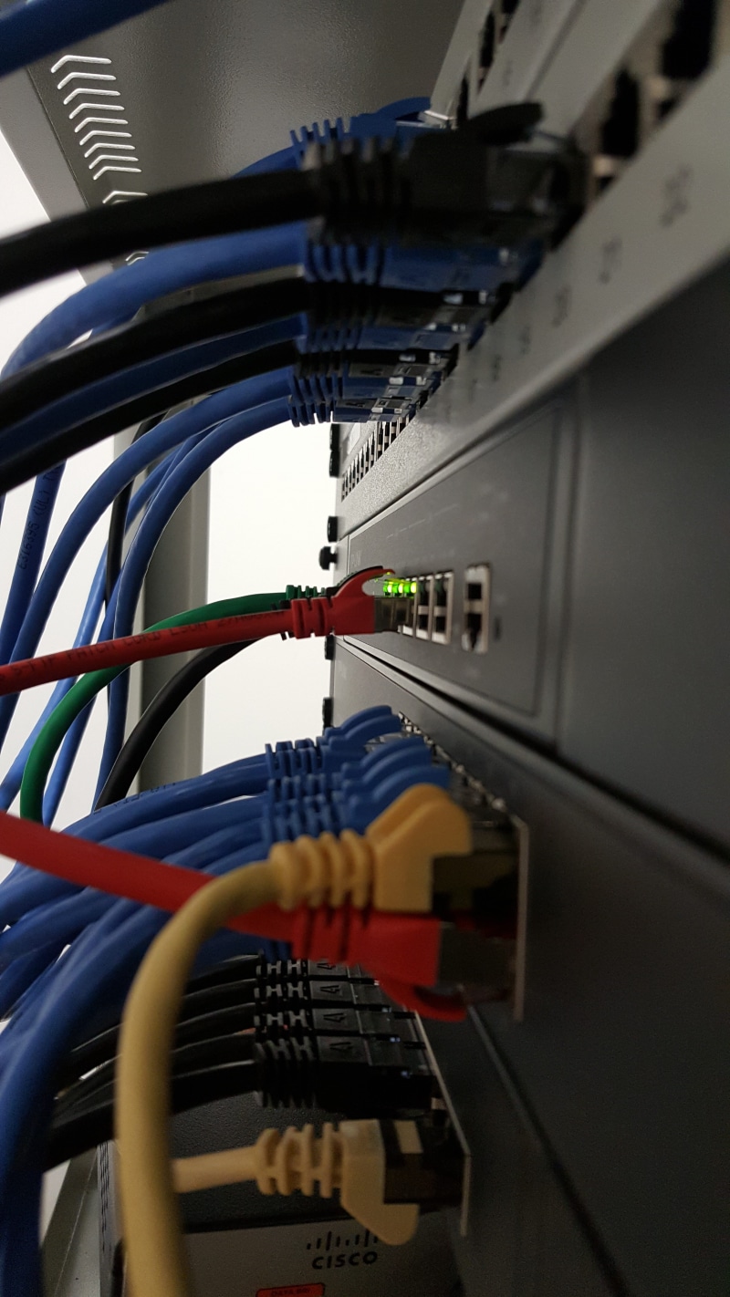 communication, plug, data cable, hardware, network connection, edp, connection, indoors, cables, router, no people, ethernet, twisted pair, lan, network connector