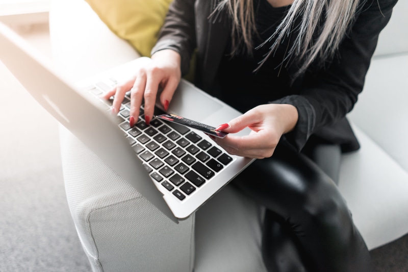 macbook, hand, close-up, buyers, 4K, top, wireless technology, modern, ecommerce, human hand, sitting, entrepreneur, credit cards, human body part, money