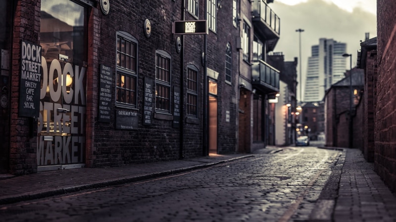 cobblestone, sidewalks, London, 1080P, cafes, city, UK, road, building, Leeds, England, urban, depth of field, dock street market, dark, street