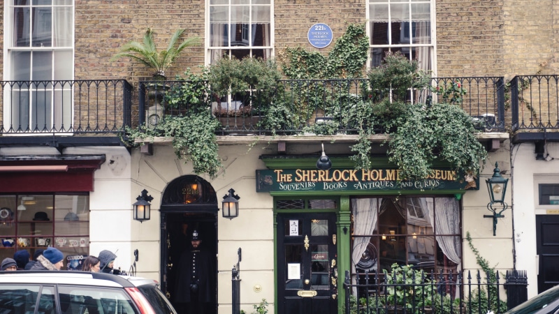 built structure, communication, tree, museum, sherlock, window, street, 221b, mode of transportation, day, london, outdoors, western script, transportation