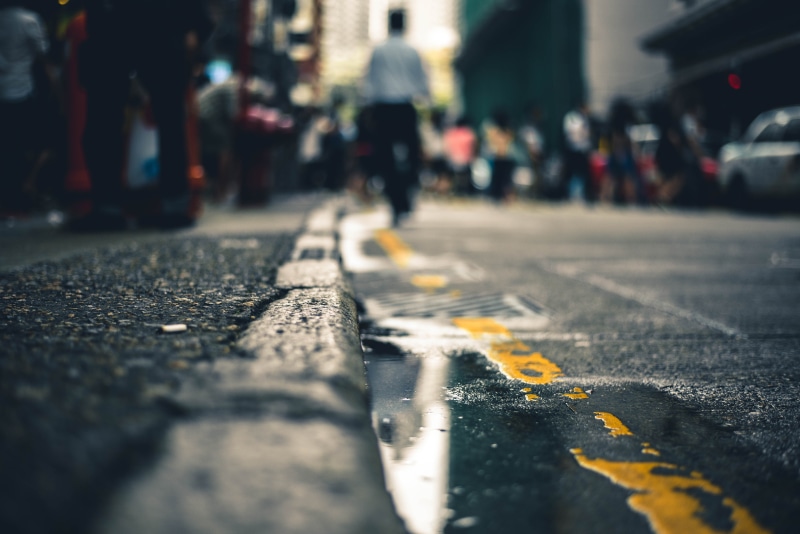 day, road, the way forward, asphalt, outdoors, dividing line, people, concrete road, car, nature, walking, city Life, transportation, surface level, architecture