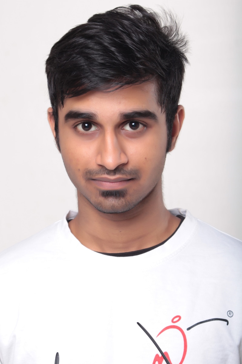 adults only, wearing, Male, black and white, working, business, Young, one man only, beautiful people, people, happy, office, People, studio shot, handsome