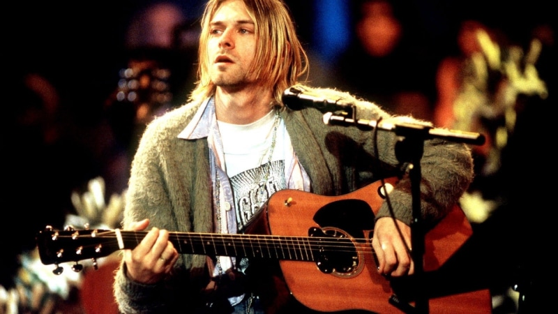 incidental people, music, musical equipment, casual clothing, arts culture and entertainment, performance, focus on foreground, stage, electric guitar