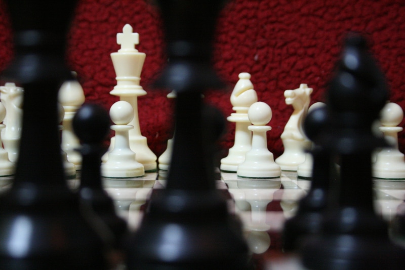chess board, game, knight - chess piece, queen - chess piece, white, king, leisure games, pawn, play, war, queen, 4K, competition, no people, chess, challenge