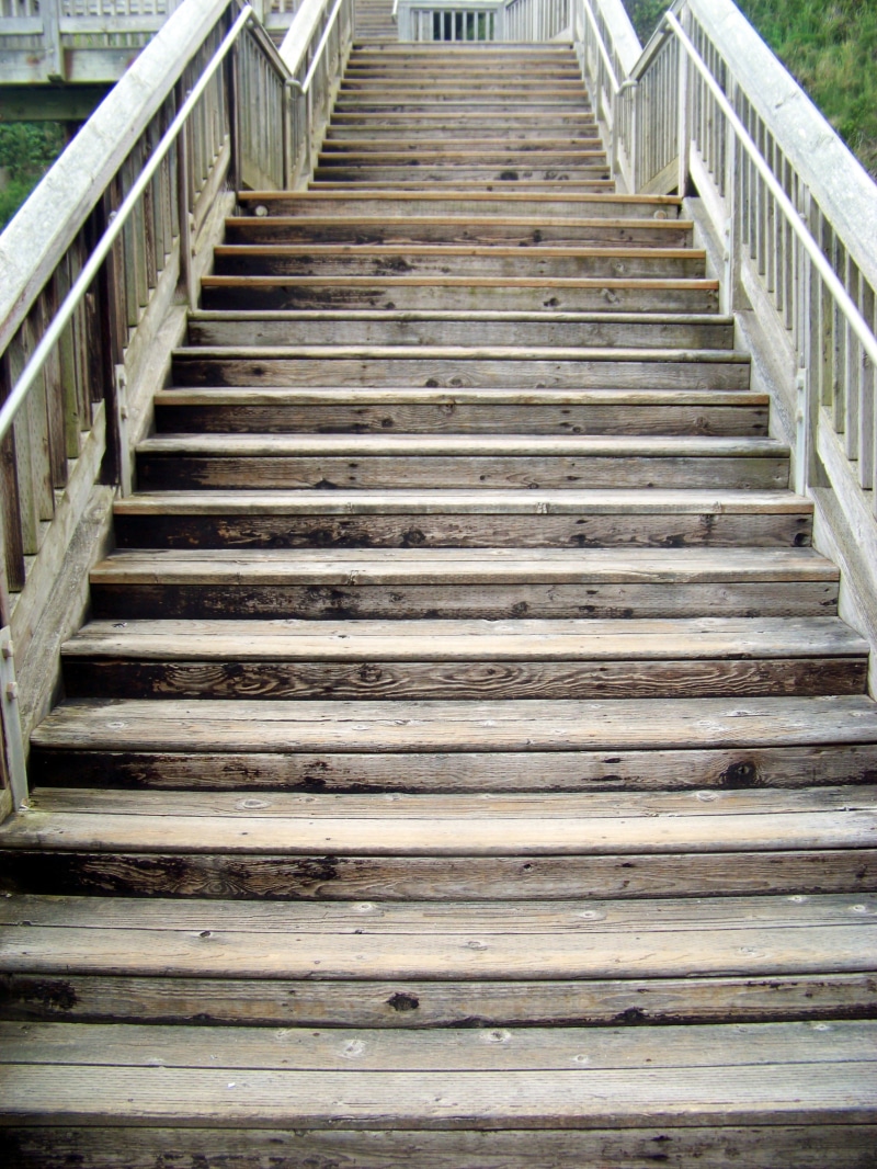 walk, down, architecture, day, ascend, connection, rise, railing, upstairs, home, outdoors, staircase, design, low angle view, descend, empty, downstairs