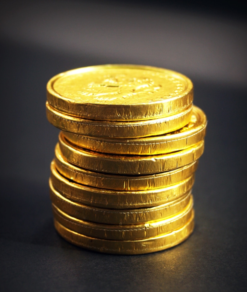 risk, black, improvement, financial, symbol, gold, interest, dice, upwards, banking, wealth, 2K, stock, coins, arts culture and entertainment, board, indoors