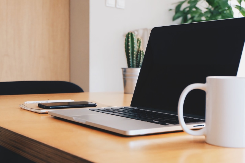 macbook, 4K, white, business, technology, cup, coffee, keyboard, decor, food and drink, table, notepad, ceramic, photo, computer network, office, indoors