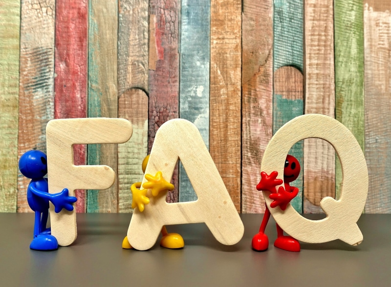 questions, business, human representation, still life, help, day, letters, choice, abbreviation, problem, figurine, indoors, 4K, male likeness, toy, answers