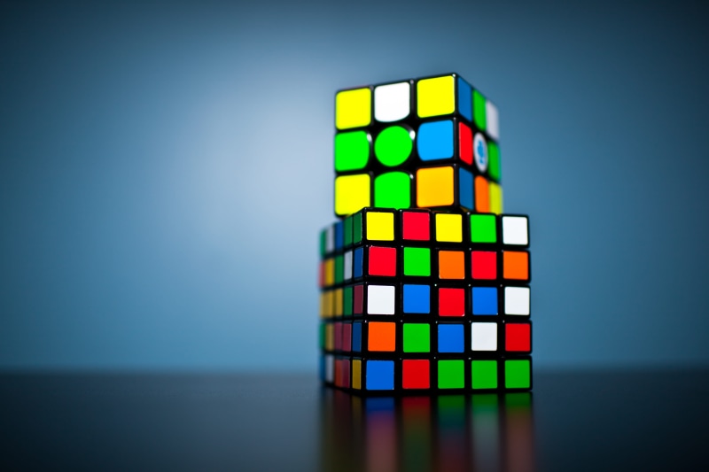 quiz, blue, modern art, art, gray background, relaxation, cube shape, colour, color, copy space, indoors, choice, 5K, technology, cubes, puzzle, blue background