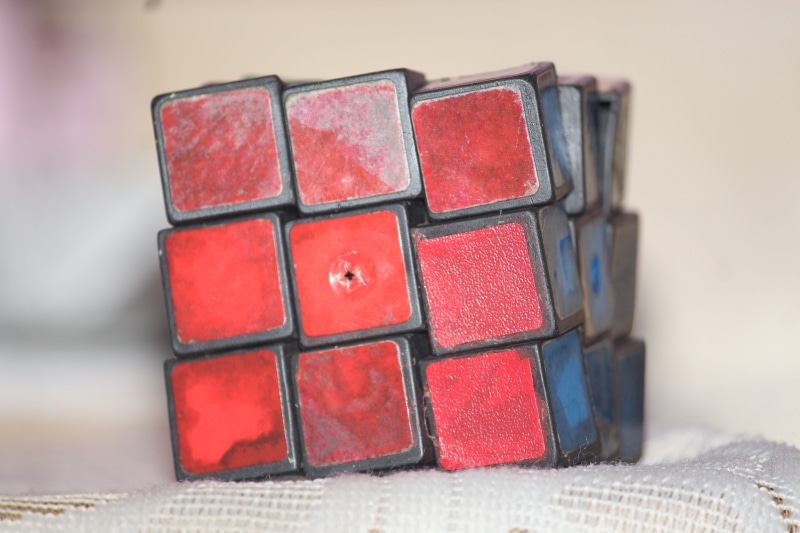day, focus on foreground, square, red, block, problem, sport, entertainment, rubik, color, game, 5K, design, challenge, close-up, brain, no people, pattern