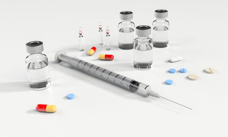 4K, injection, pill, unhealthy, tablets, vitamin, vaccination, focus, illness, prescription, needle, pharmaceutical, sick, treatment, life, addiction