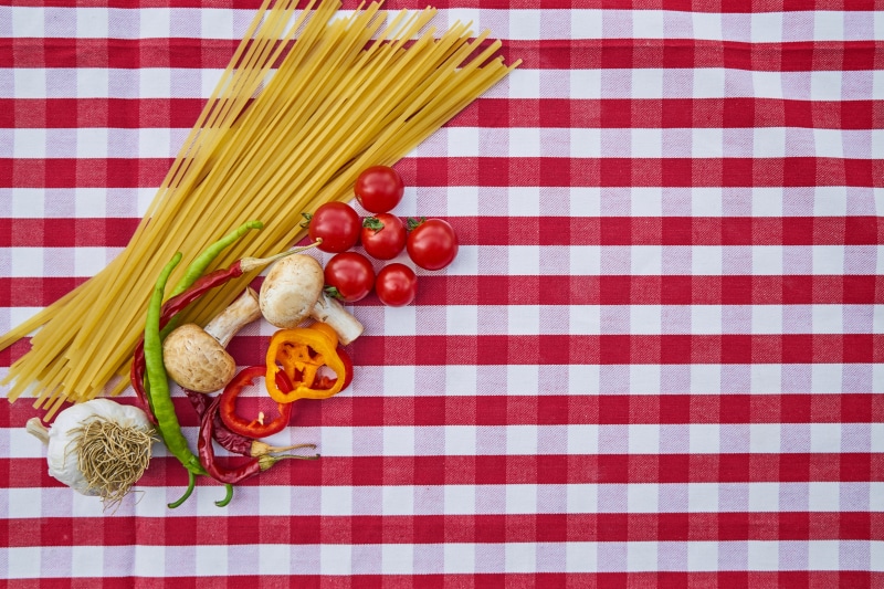 tablecloth, food photo, healthy lifestyle, pepper, fresh, natural, pasta, mushroom, mushrooms, detail shots, organic, green, healthy food, indoors, garlic clove