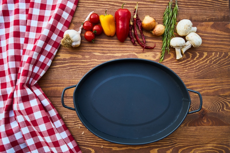 bakery, background, preparing food, fresh, delicious, pan, tray, ham, freshness, no people, black, close-up, herb, wood - material, garlic, wellbeing, color