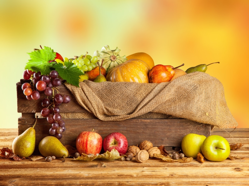 grape, fruits, ripe, rural Scene, crop, variation, apple - Fruit, box, grapes, october, nature, autumn, apples, fruit, agriculture, yellow, assorted, food and drink
