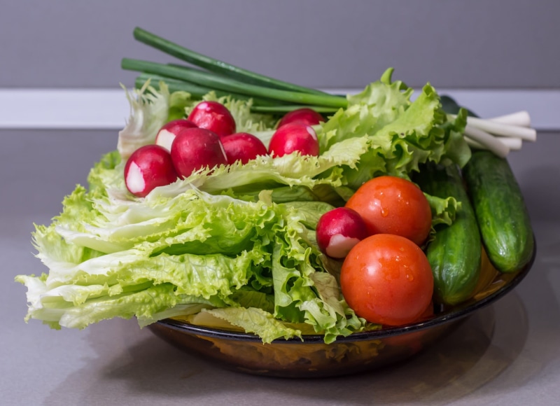 harvest, salad, ready-to-eat, fresh, tomato, pepper, agriculture, green, garlic, food, eating, freshness, fruit, meal, healthy, wellbeing, apple, raw, close-up